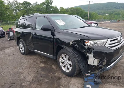 2012 Toyota Highlander Se V6 z USA, uszkodzony, nr VIN 5TDBK3EH9CS142108